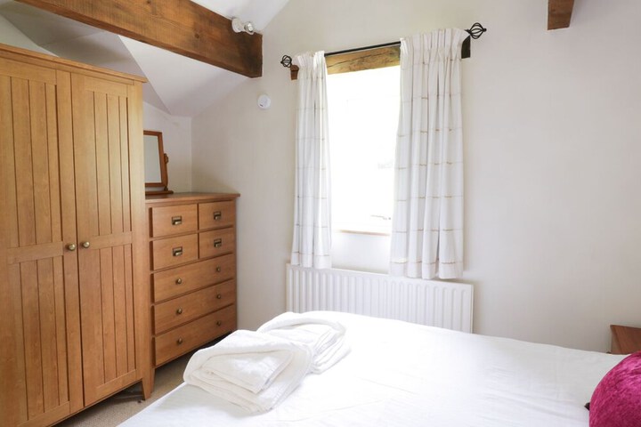 Room 4 of 6