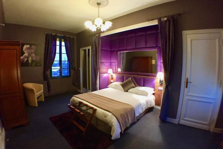 Room 12 of 37