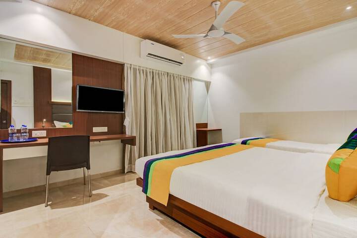 Room 13 of 27
