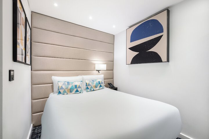 Room 17 of 61