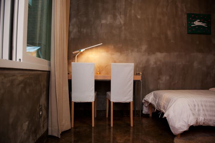 Room 6 of 47
