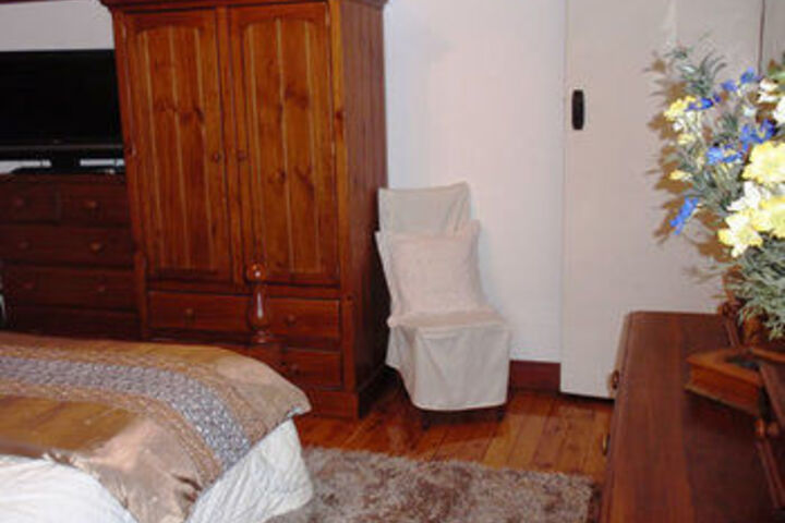 Room 6 of 25