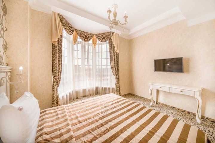 Room 17 of 94