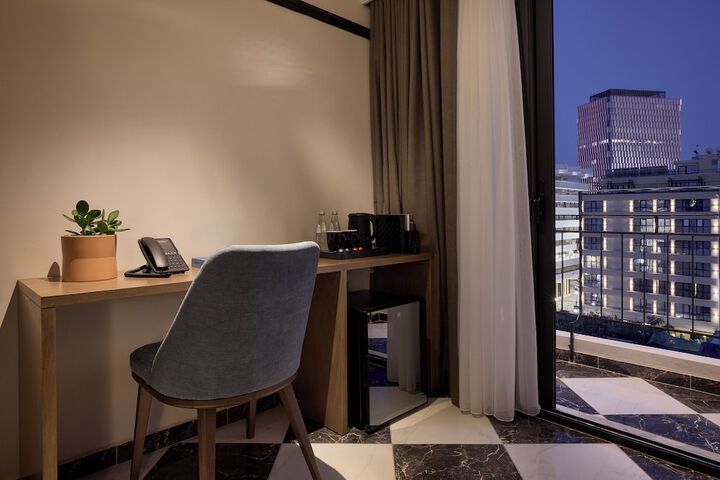 Room 16 of 118