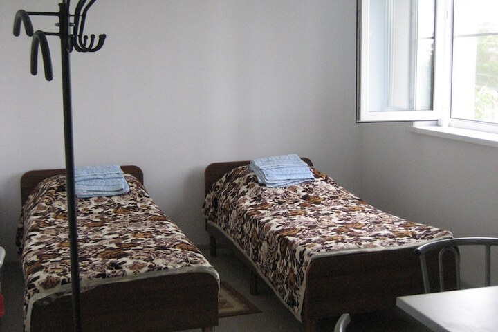 Room 2 of 40