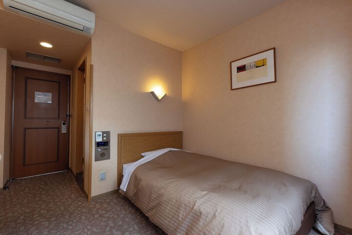 Room 16 of 53