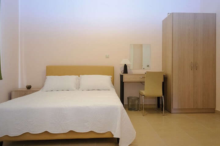 Room 2 of 13