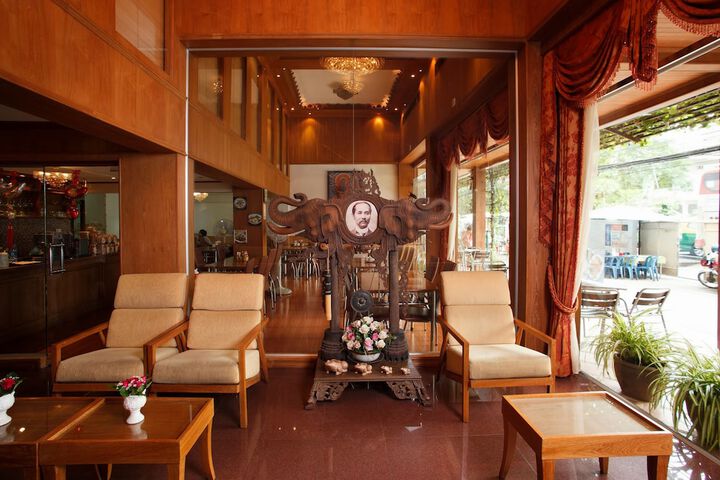 Guest Lobby