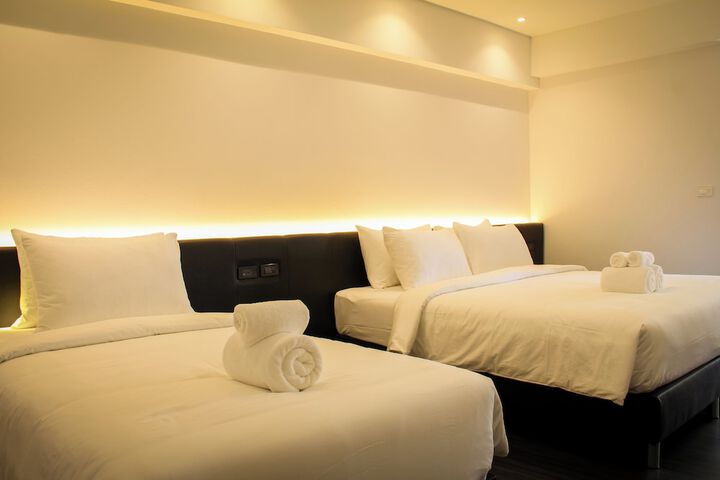 Room 9 of 32