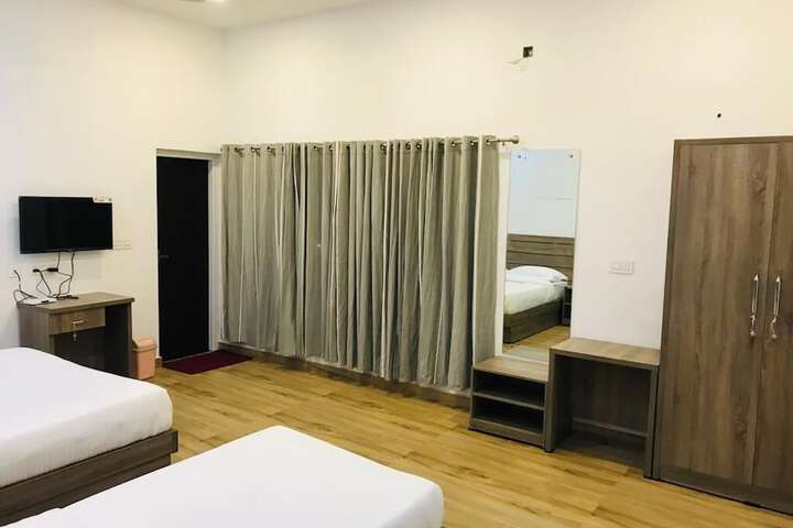 Room 28 of 59