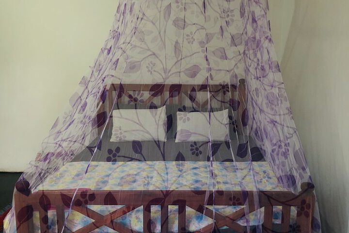 Room 2 of 33