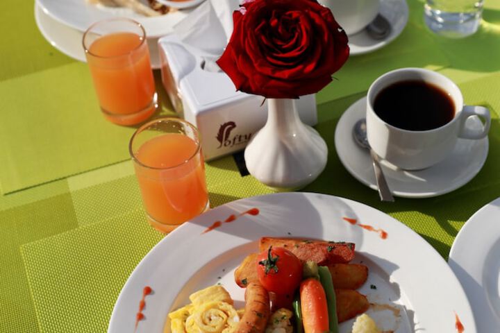 Breakfast/Coffee Service 53 of 71