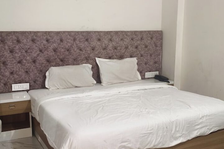 Room 9 of 36