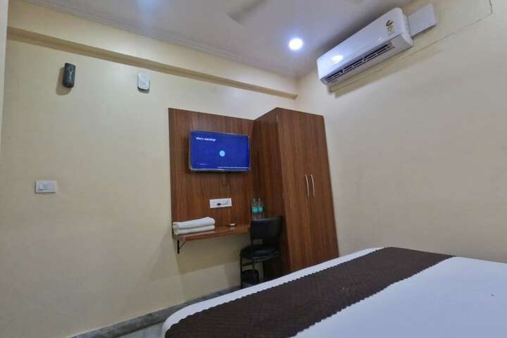 Room 13 of 48