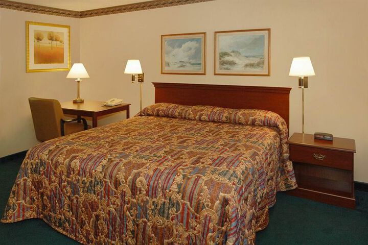 Room 2 of 10
