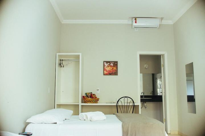 Room 13 of 42