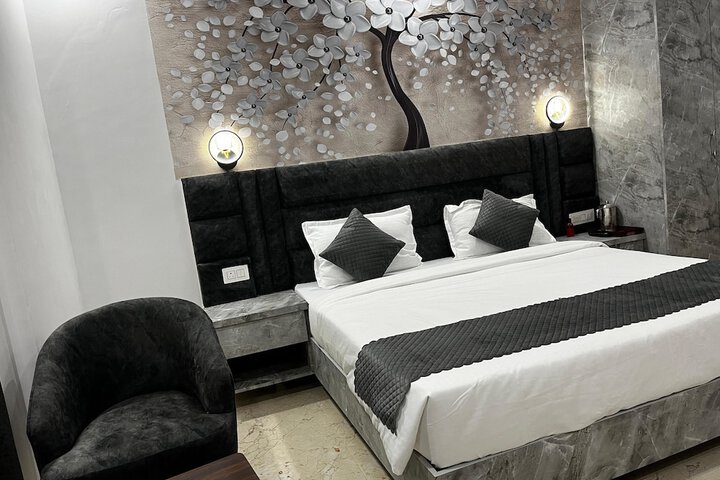 Room 15 of 24