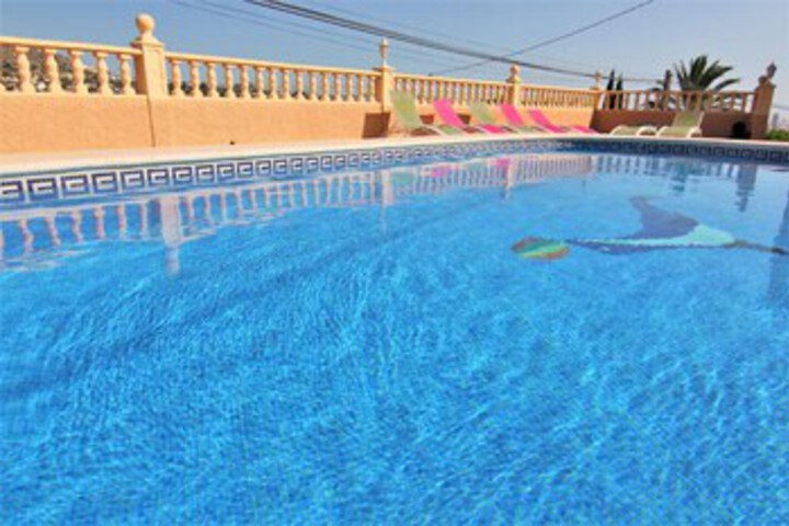 Pool 43 of 75