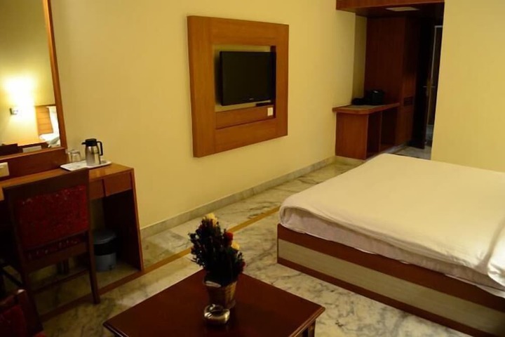 Room 5 of 20
