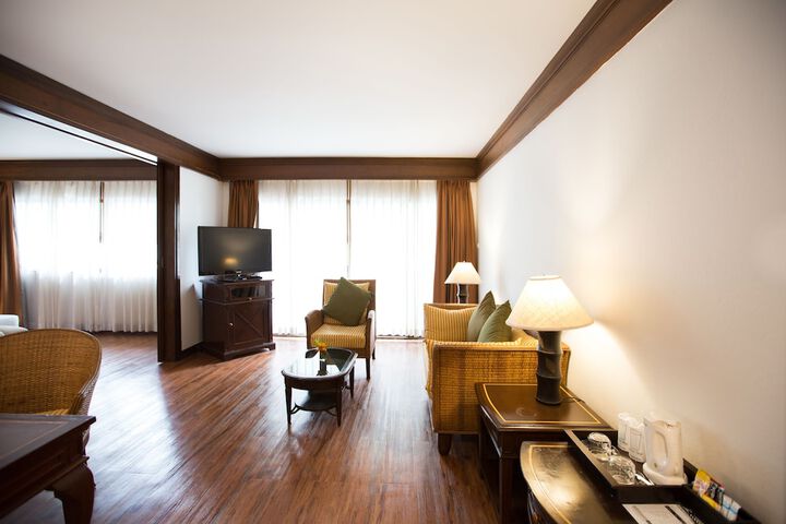 Room 11 of 50