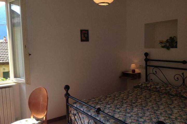 Room 4 of 20