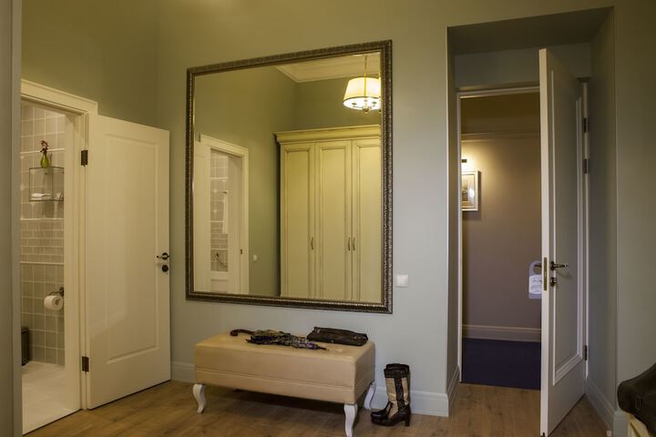 Room 15 of 46