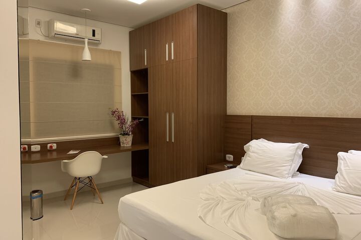 Room 12 of 42