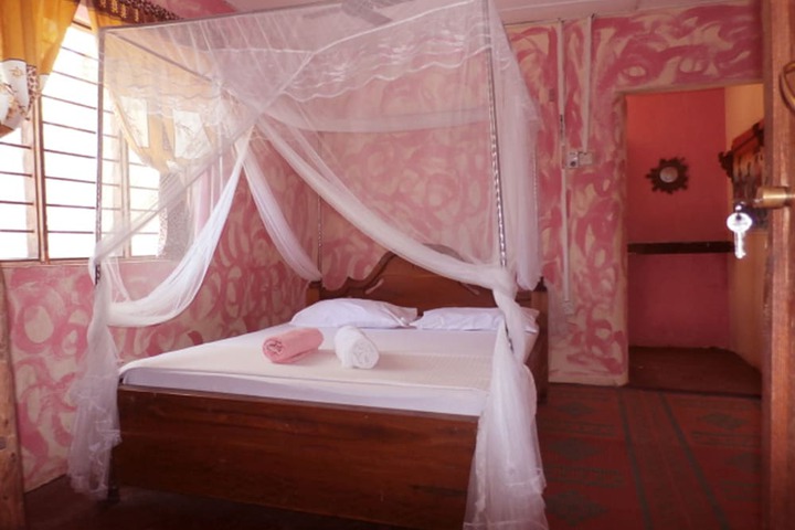 Room 14 of 27