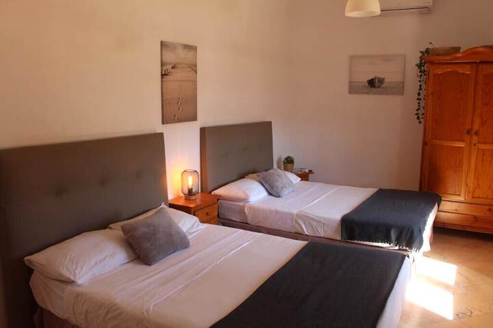Room 2 of 36