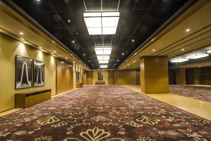 Ballroom/Hall 24 of 35