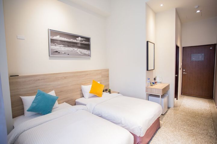 Room 42 of 177