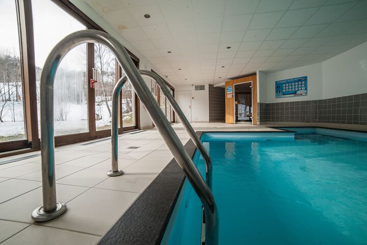 Pools & Facilities