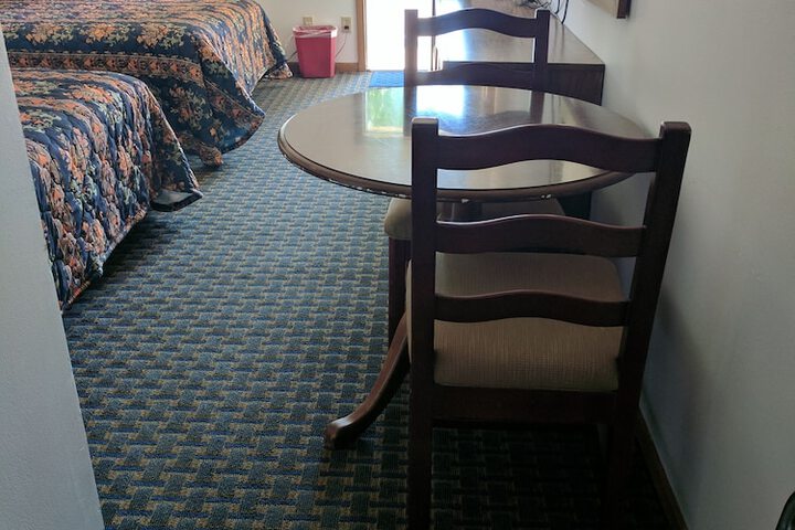 Room 7 of 32