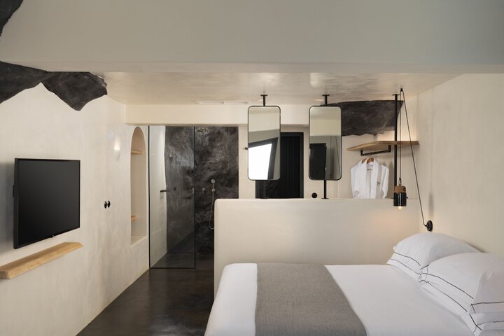 Room 12 of 303