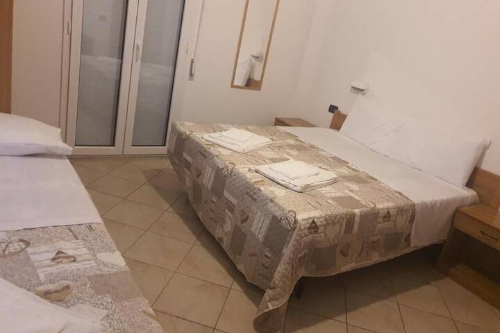 Room 3 of 20