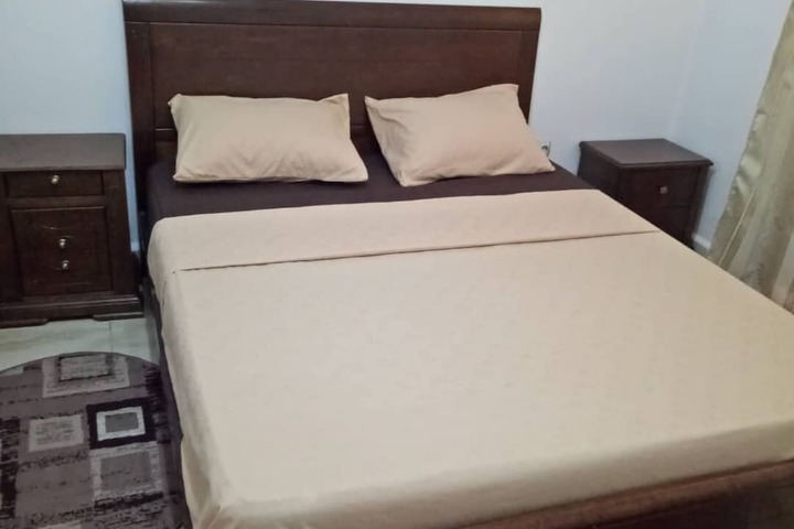 Room 5 of 10