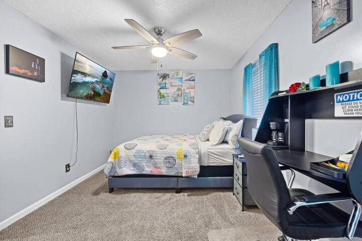 Photo of 2 Rooms Private Entry No Shared Spaces by Downtown
