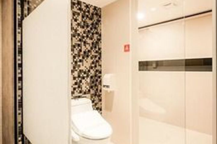 Room 2 of 22