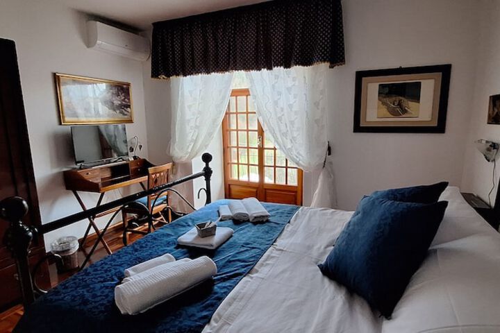 Room 16 of 46