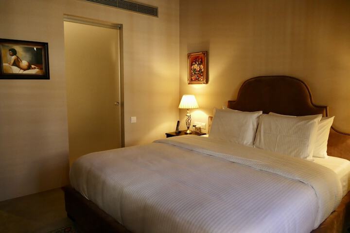 Room 23 of 97