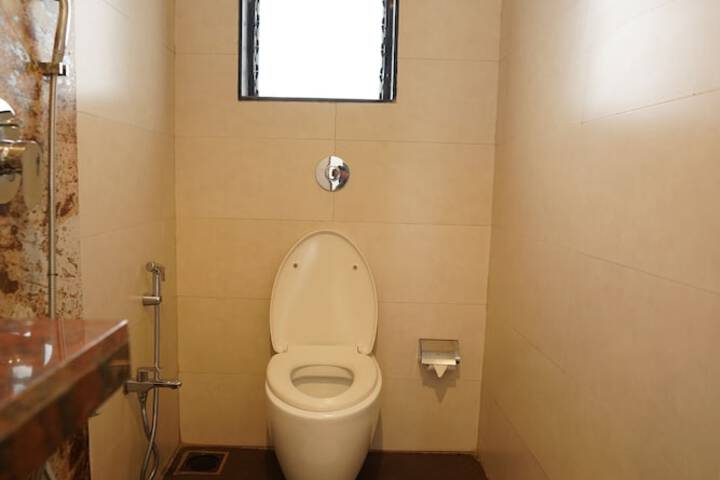 Room 15 of 53