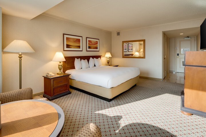 1 King Bed (3 of 66)