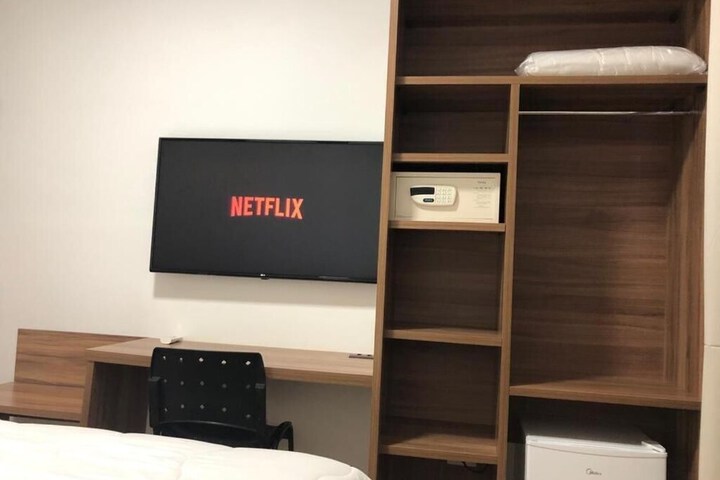 Room 9 of 25