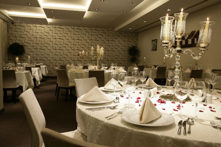 Dining 54 of 64