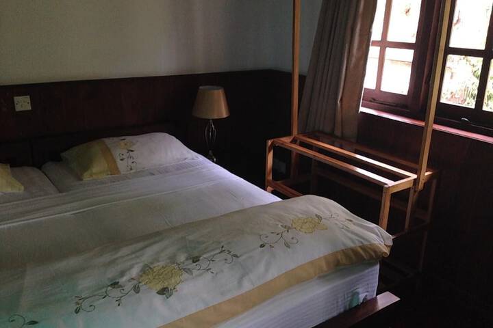 Room 16 of 46