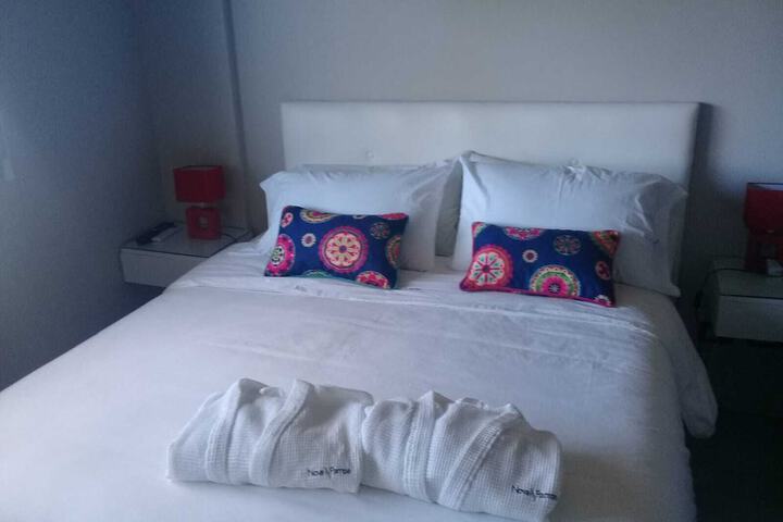 Room 2 of 18