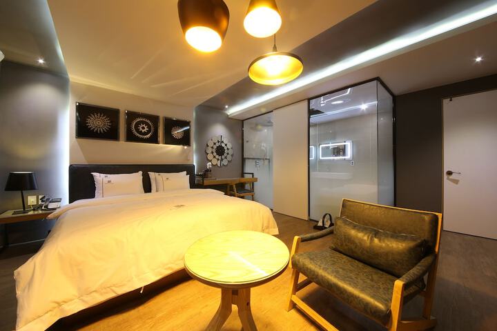 Room 21 of 70