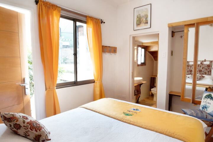 Room 27 of 73