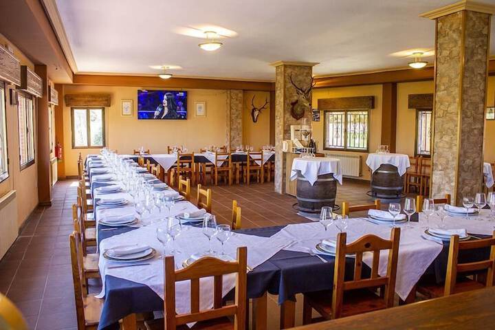 Dining 7 of 14