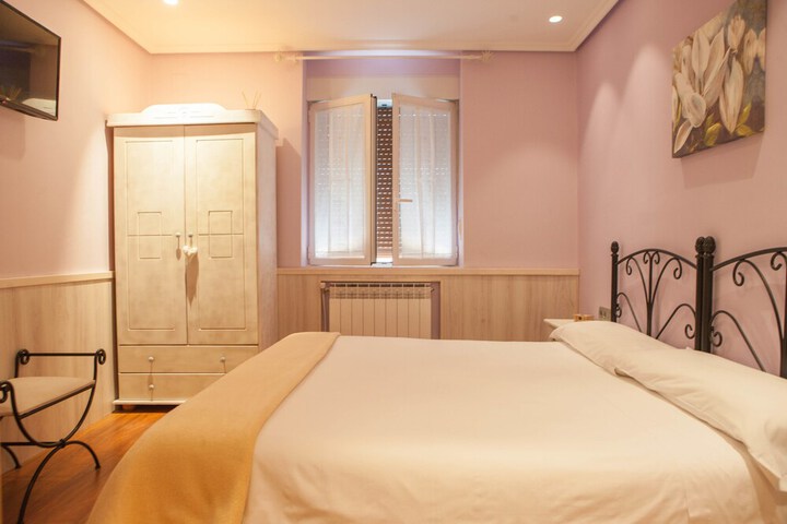Room 12 of 85